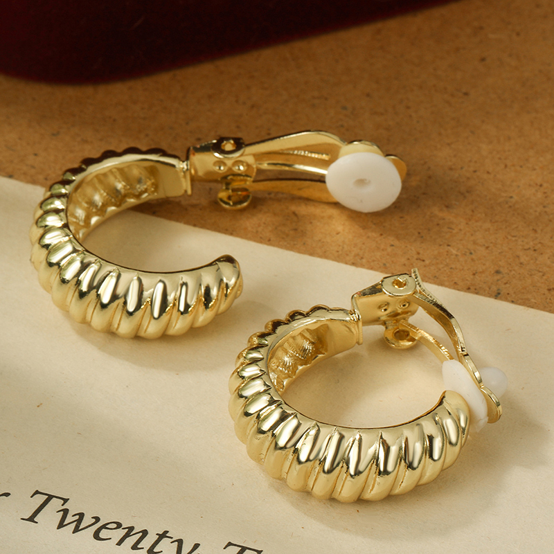 Stainless Steel Croissant Chun - Body Jewelry Hypoallergenic 评论和价格