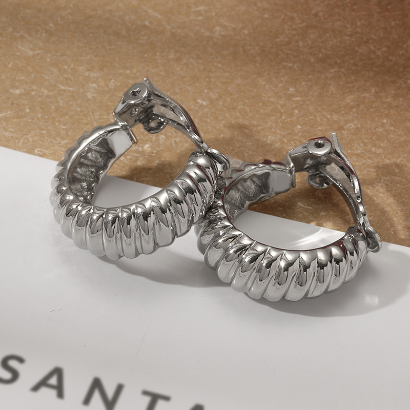 Stainless Steel Croissant Chun - Body Jewelry Hypoallergenic 评论和价格